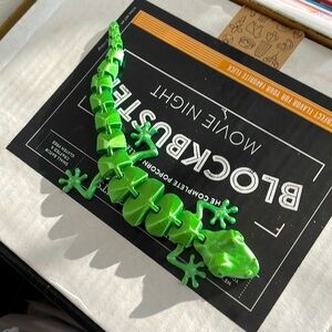 ☘️ $12bundle 3D plastic printed Iridescent Green Lizard Gecko